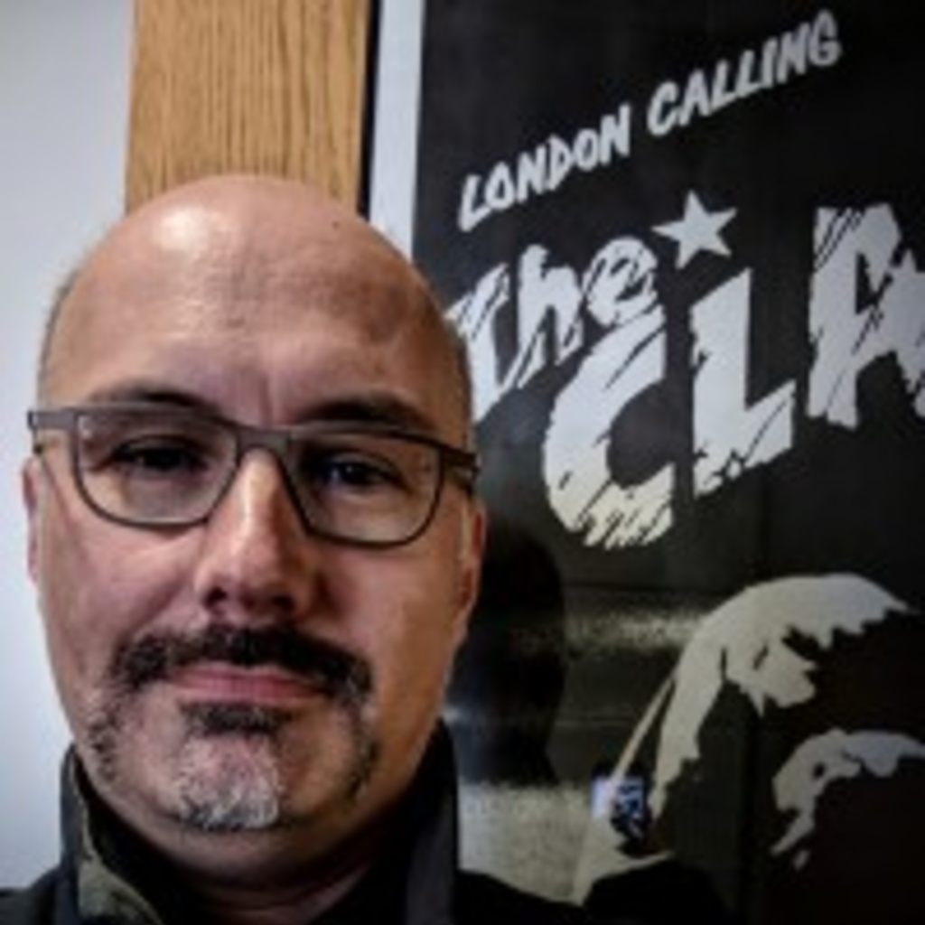 head shot of  Brian Gollnick